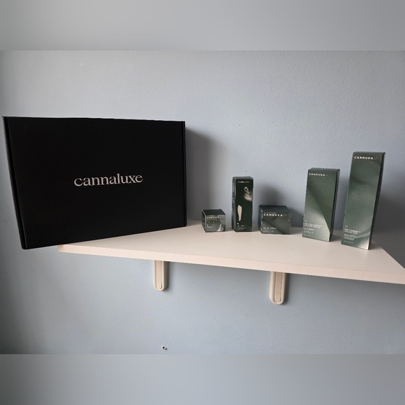 Cannuka Luxe Manuka Oil gift set